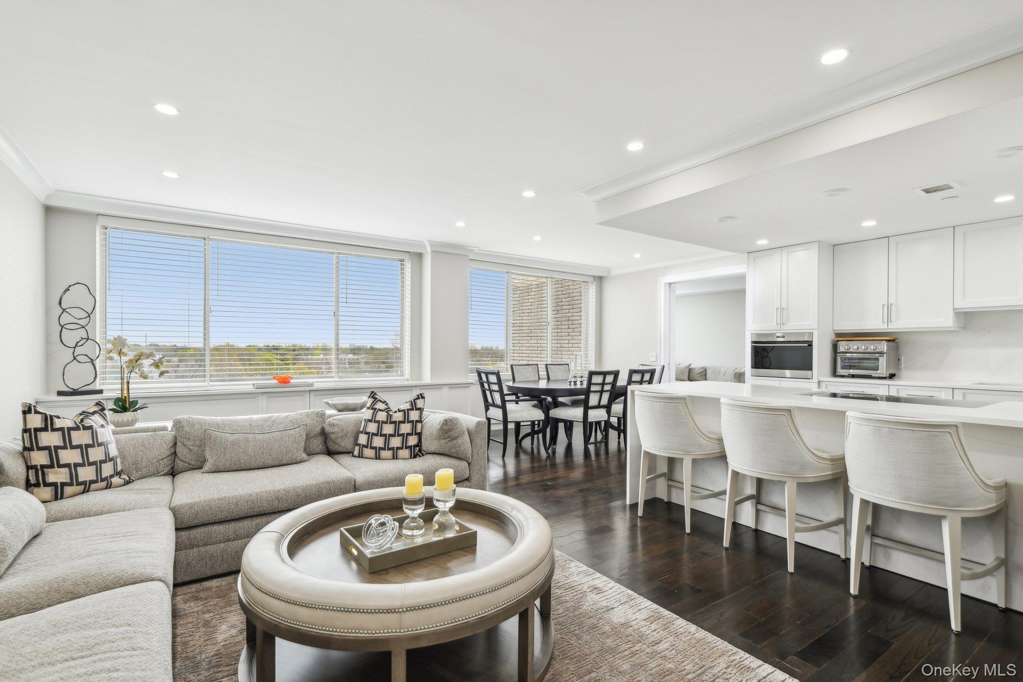 Condo Hilton  Nassau County, NY 11530, MLS-952273-9