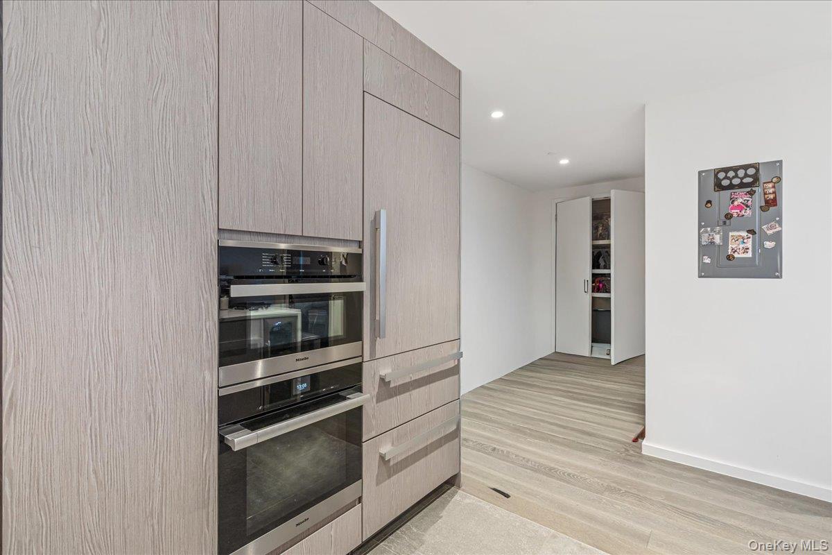 Condo 37th  Queens, NY 11354, MLS-952282-11