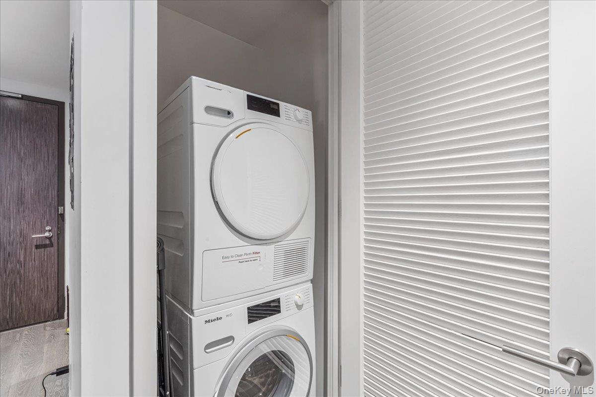 Condo 37th  Queens, NY 11354, MLS-952282-14