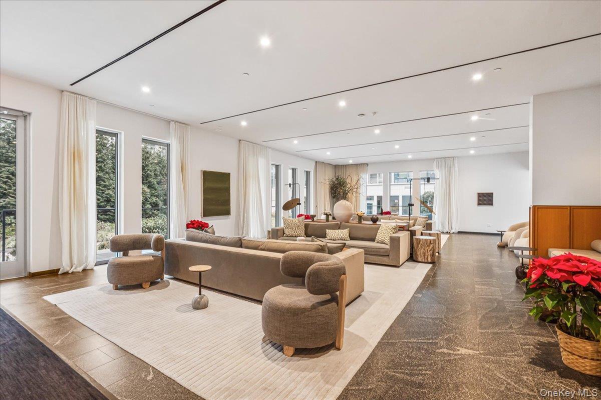 Condo 37th  Queens, NY 11354, MLS-952282-16