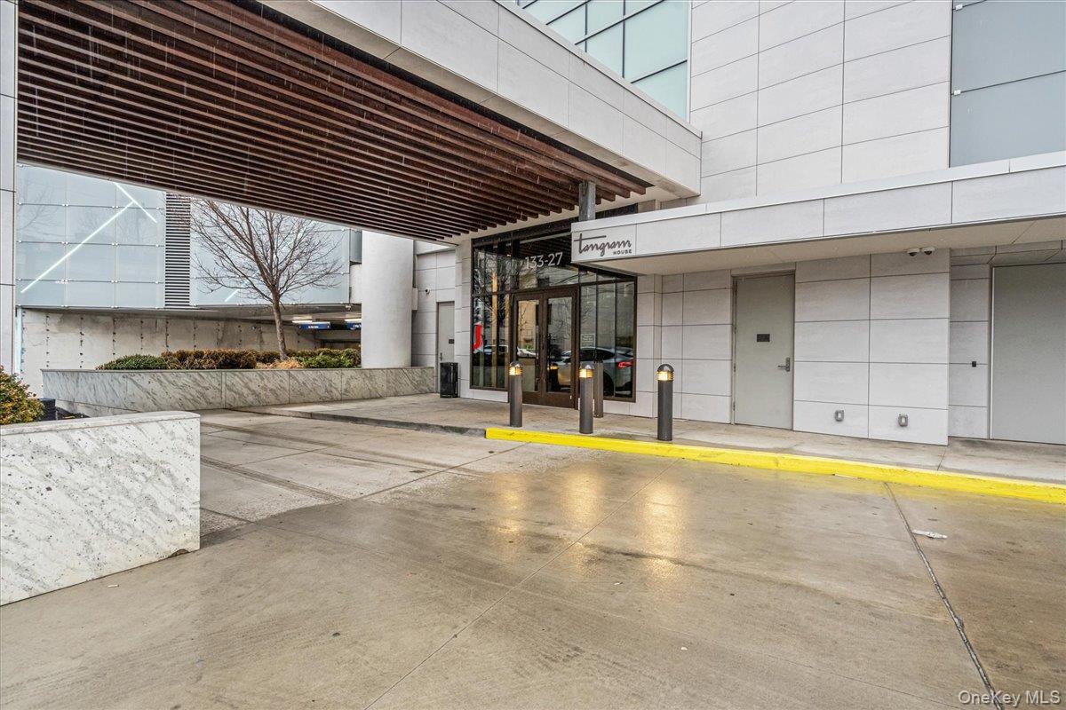 Condo 37th  Queens, NY 11354, MLS-952282-2