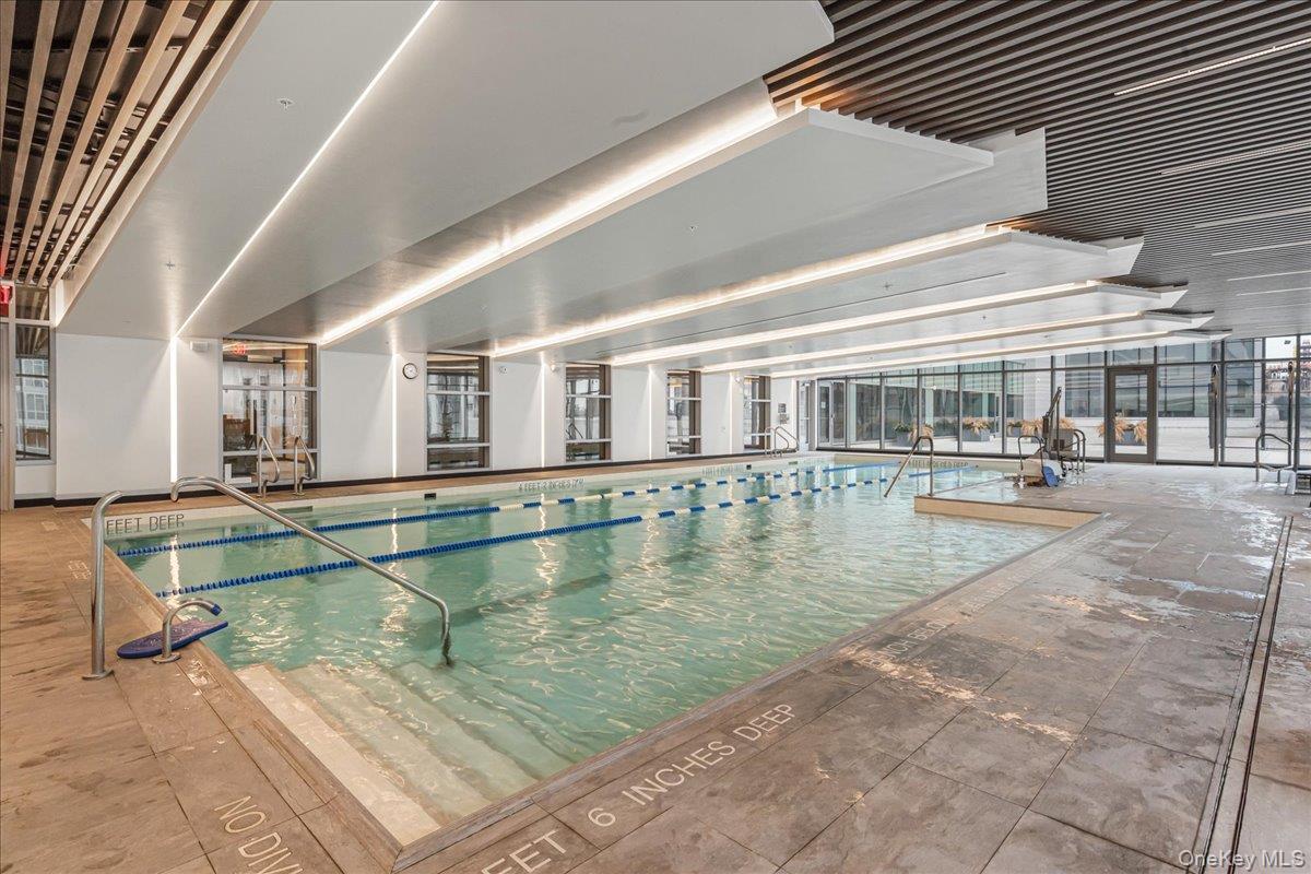 Condo 37th  Queens, NY 11354, MLS-952282-20