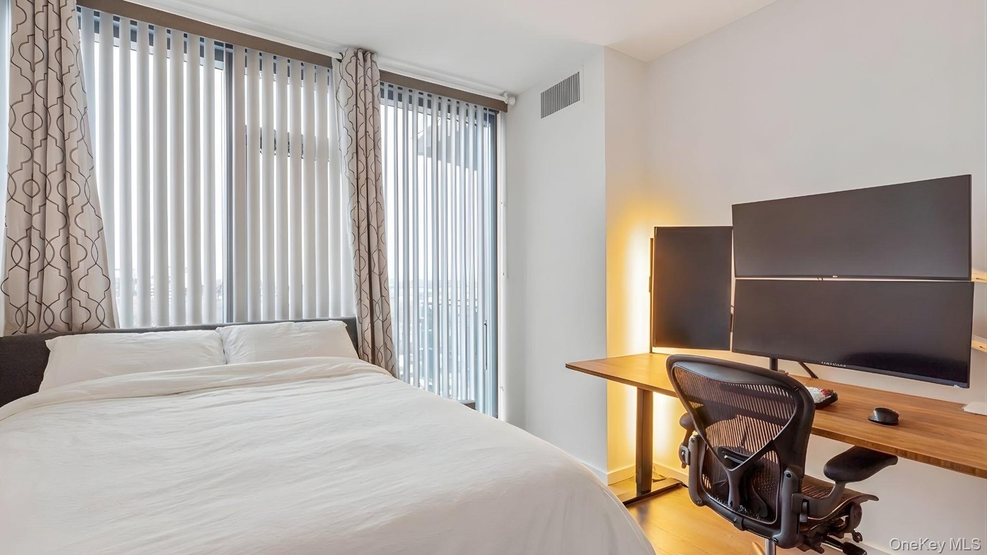 Condo 37th  Queens, NY 11354, MLS-952282-7