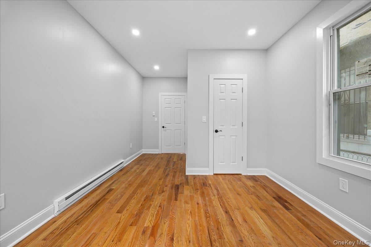 Single Family Van Nest  Bronx, NY 10460, MLS-952294-16