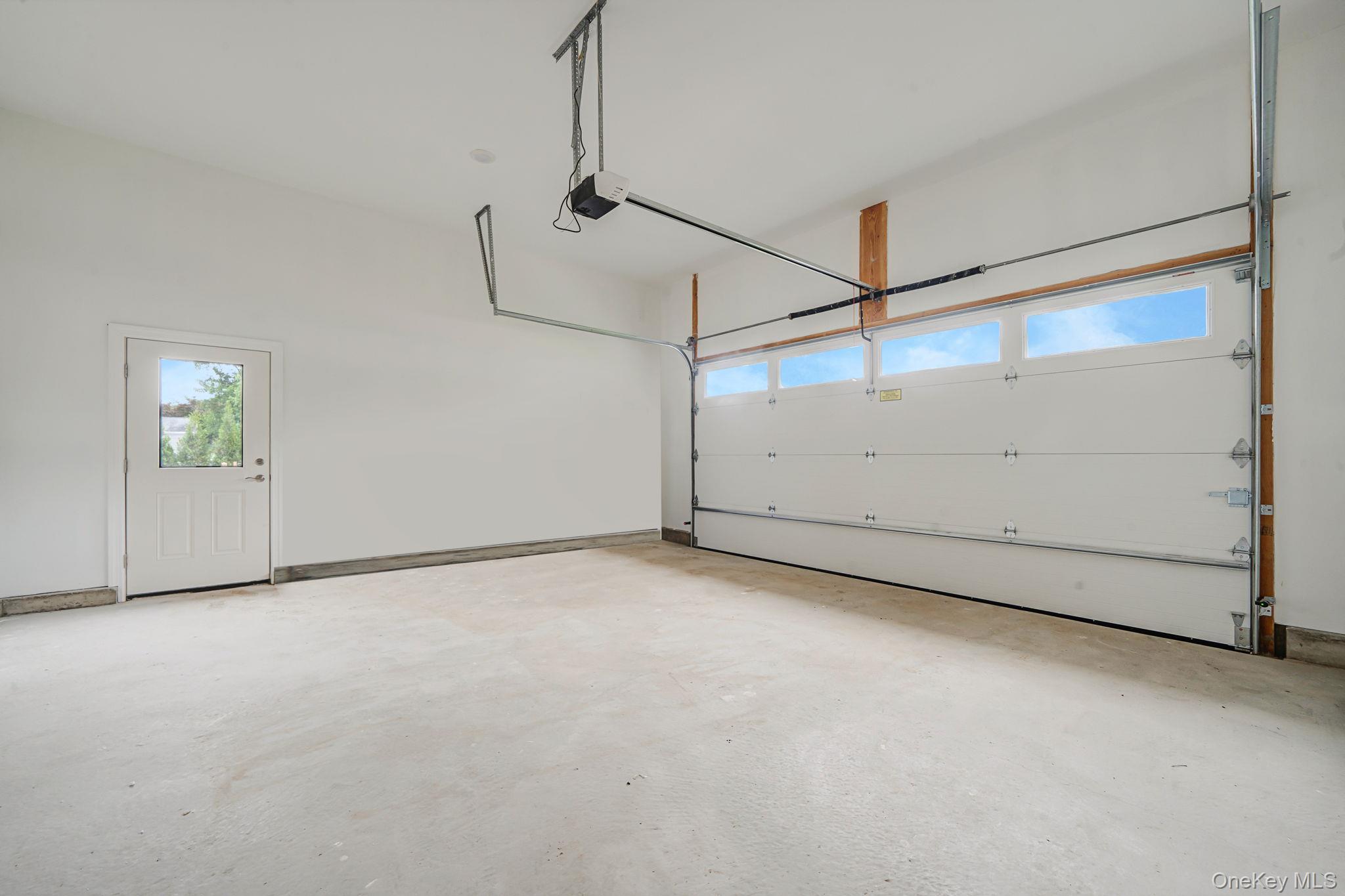 Single Family Pine Suffolk County, NY 11776, MLS-952318-20