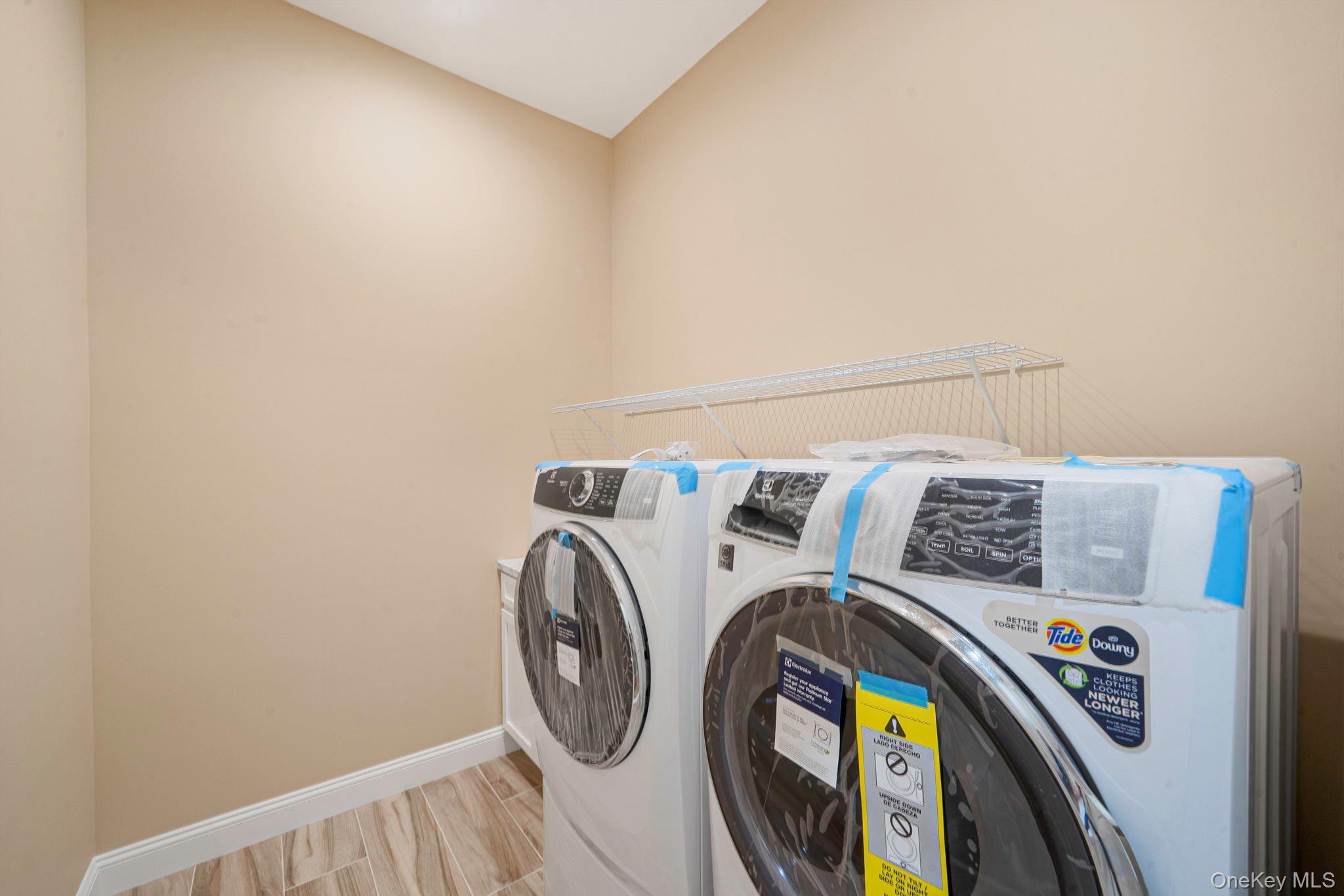 Single Family Pine Suffolk County, NY 11776, MLS-952318-24