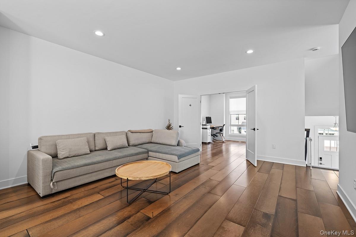 Condo Bennington  Dutchess County, NY 12524, MLS-952343-10