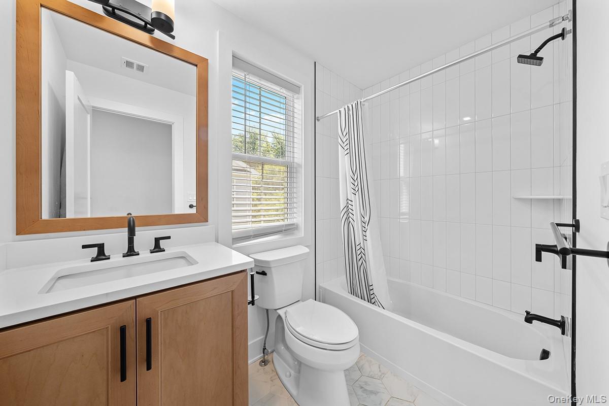 Condo Bennington  Dutchess County, NY 12524, MLS-952343-24