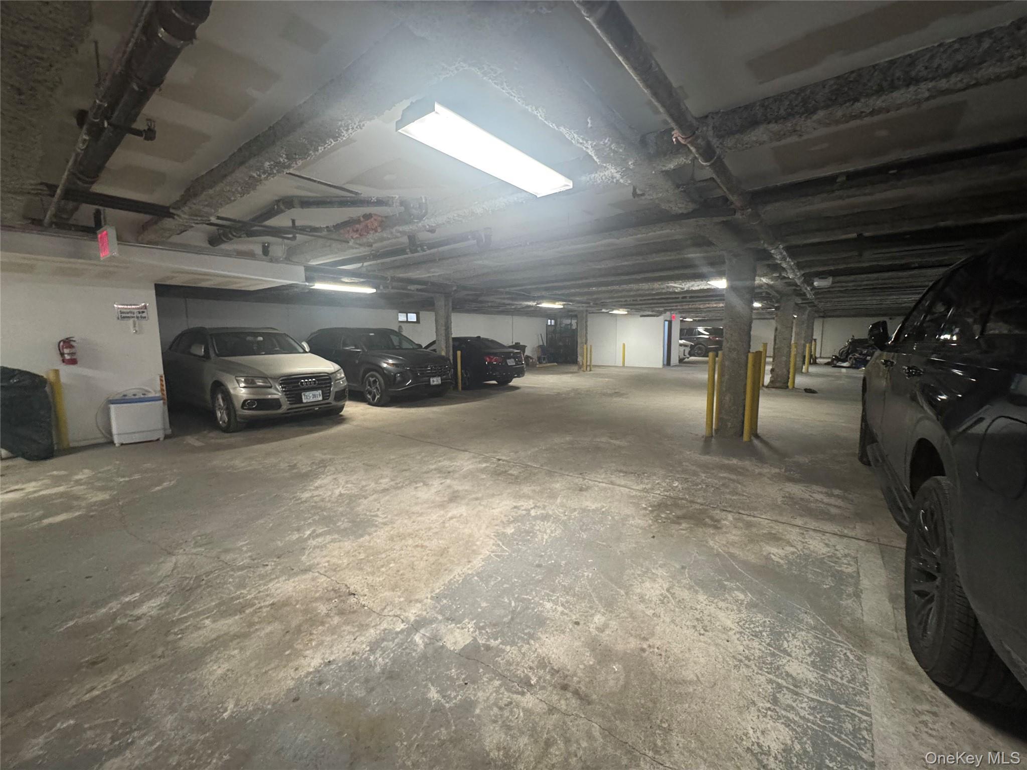 Condo Parsons  Queens, NY 11366, MLS-952356-14