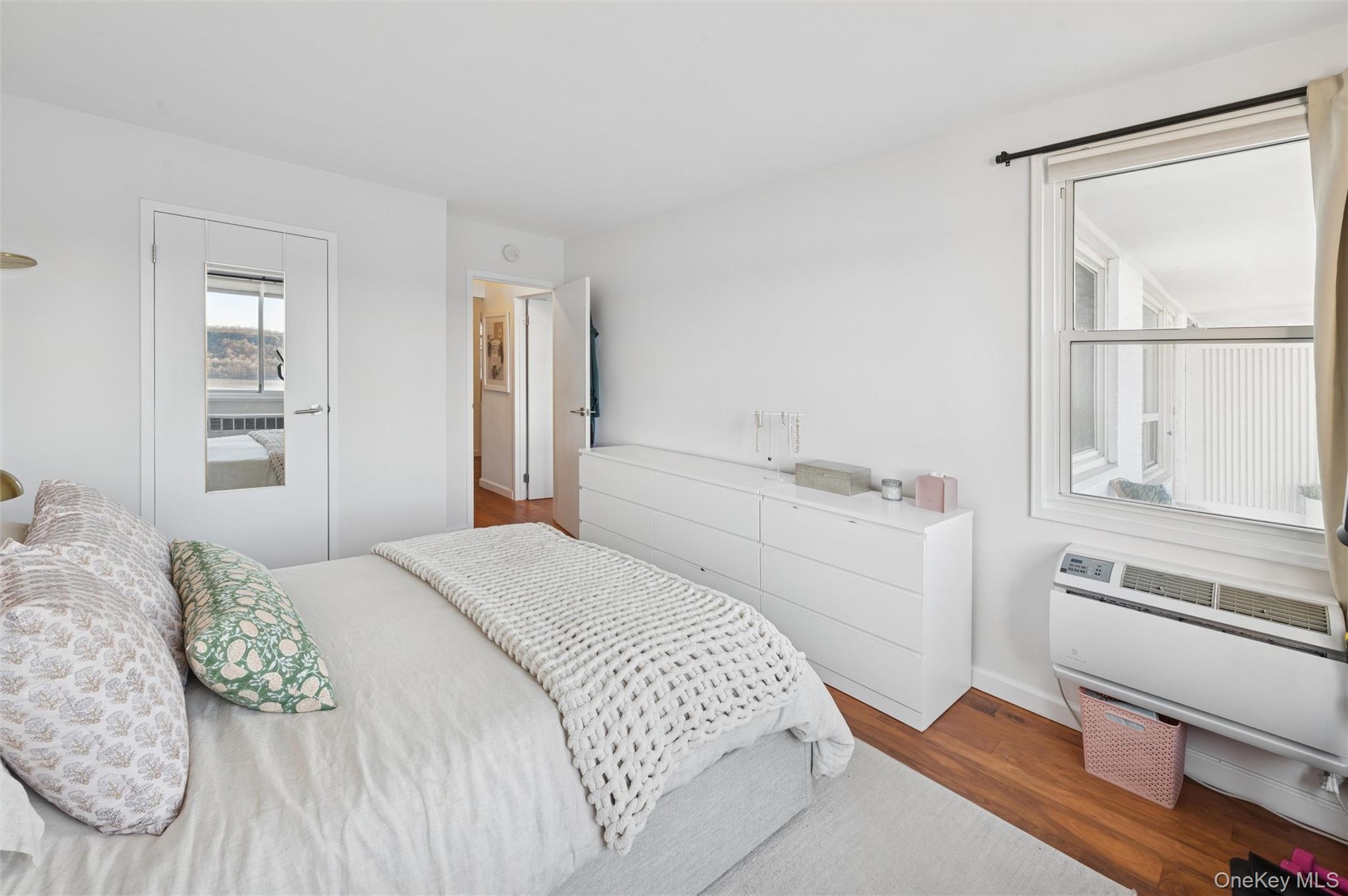 Coop Palisade  Bronx, NY 10463, MLS-952357-15