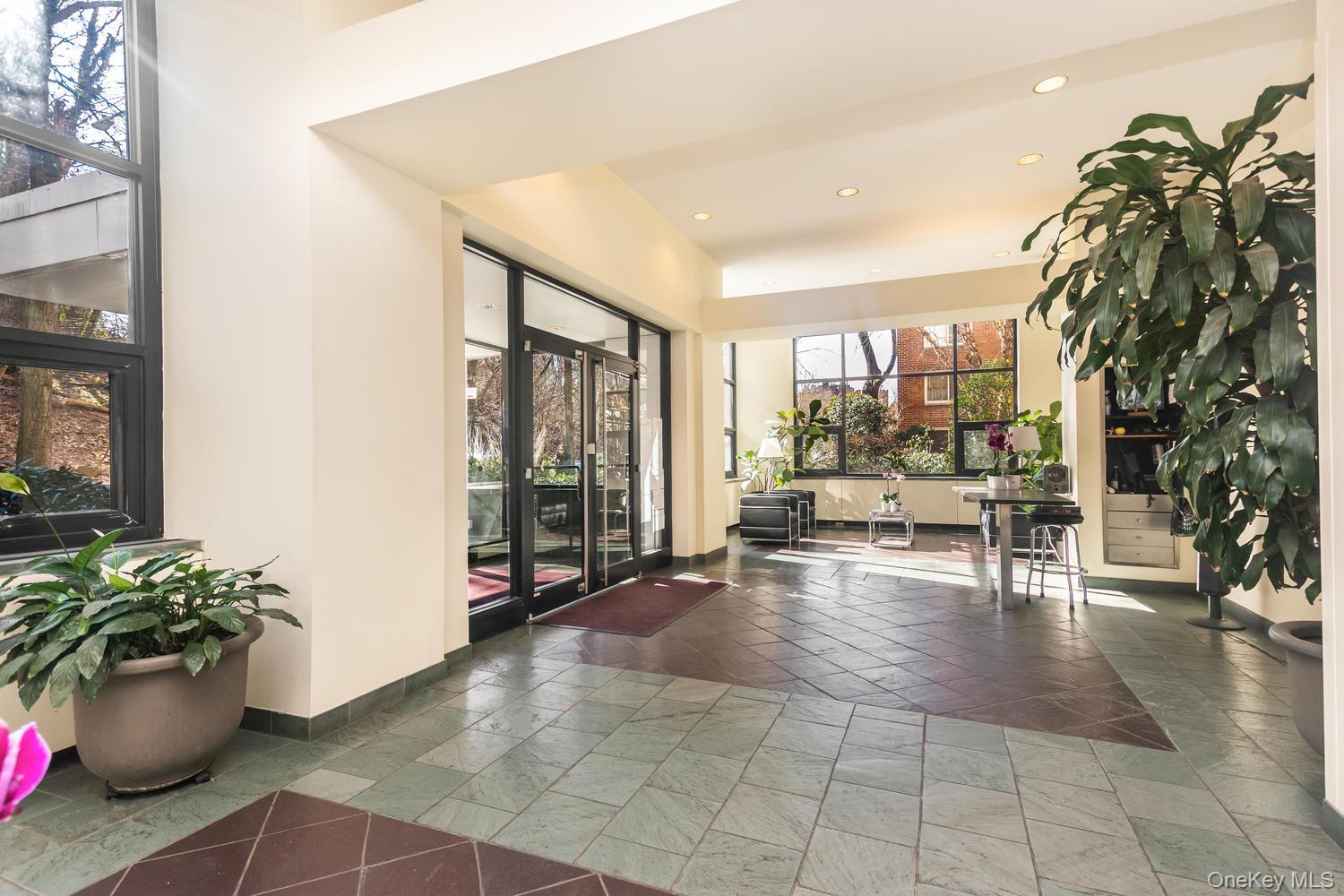 Coop Palisade  Bronx, NY 10463, MLS-952357-23