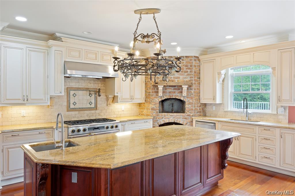 Single Family Brushy Neck Lane Suffolk County, NY 11977, MLS-952388-20