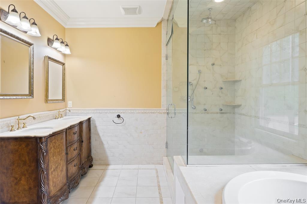 Single Family Brushy Neck Lane Suffolk County, NY 11977, MLS-952388-32