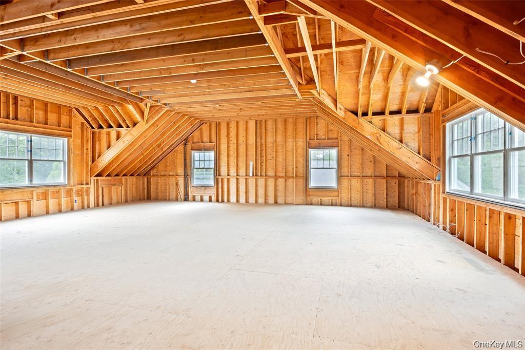 Single Family Brushy Neck Lane Suffolk County, NY 11977, MLS-952388-37