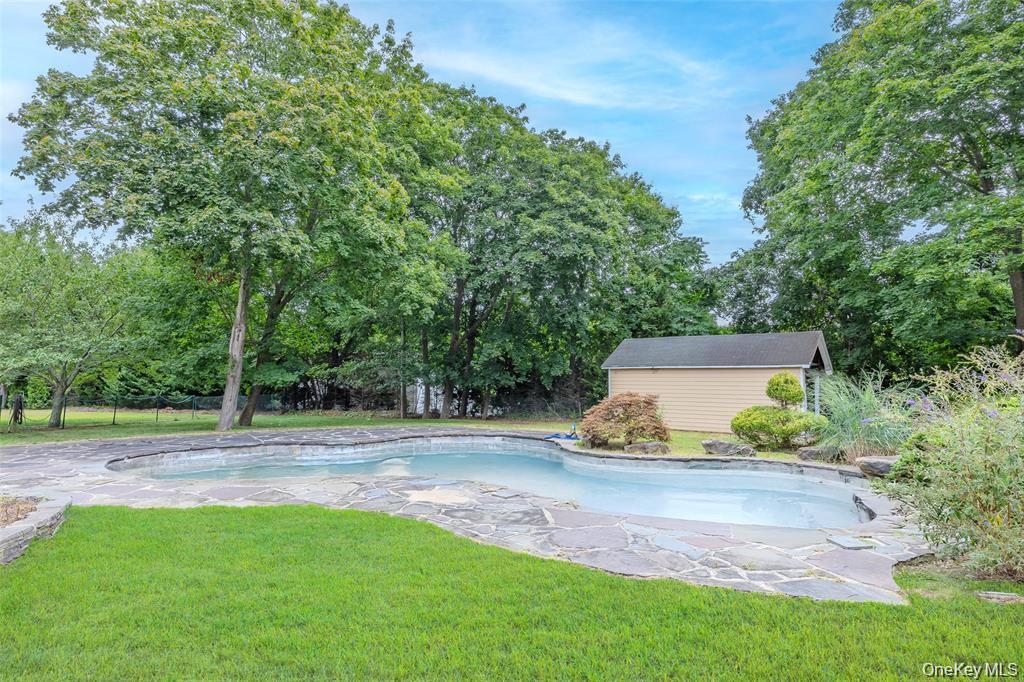 Single Family Brushy Neck Lane Suffolk County, NY 11977, MLS-952388-47