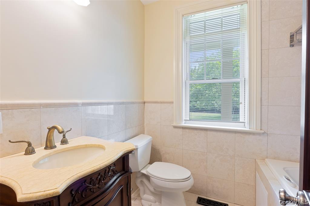 Single Family Brushy Neck Lane Suffolk County, NY 11977, MLS-952388-6