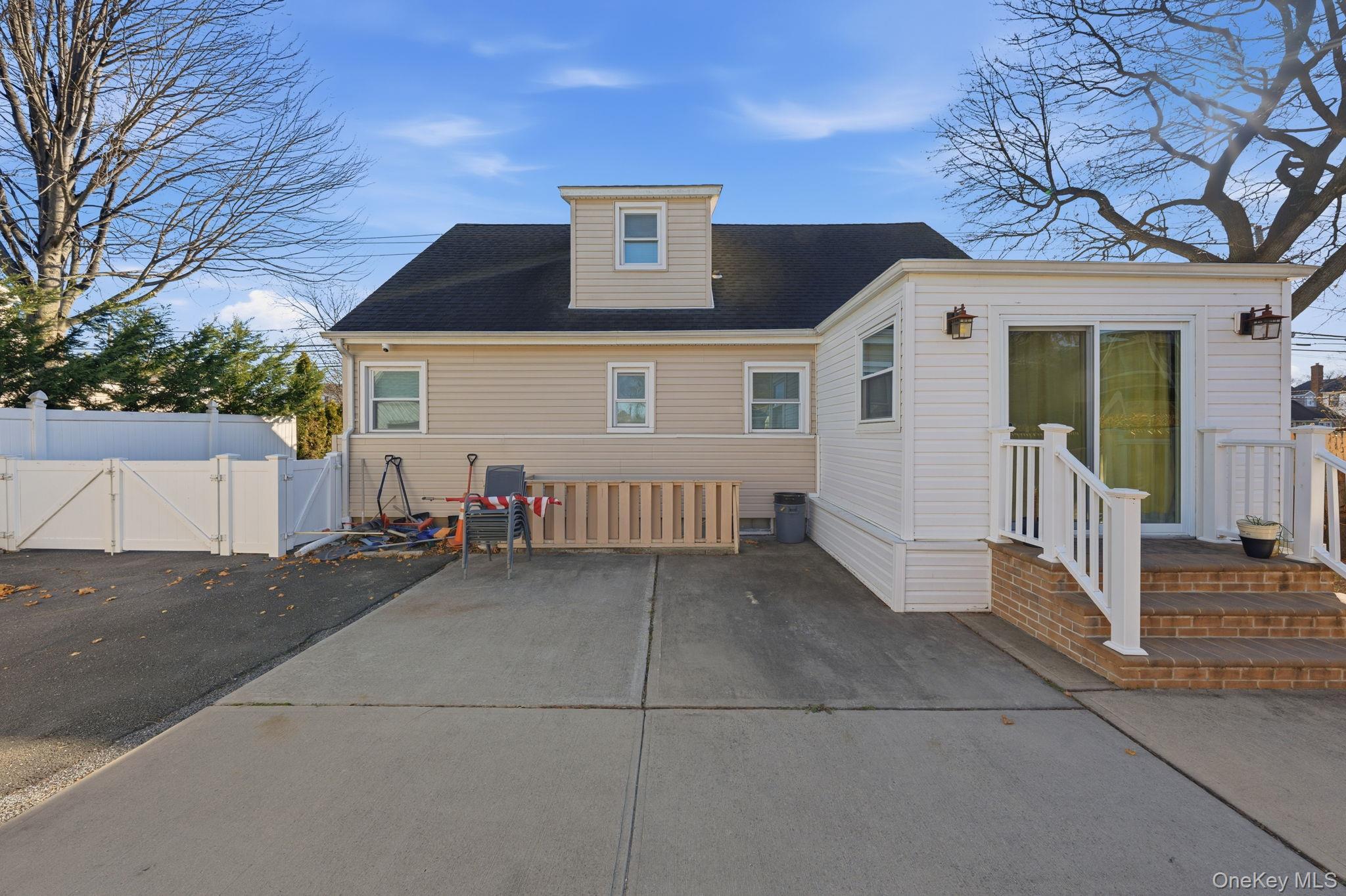 Single Family Union  Nassau County, NY 11563, MLS-952420-23