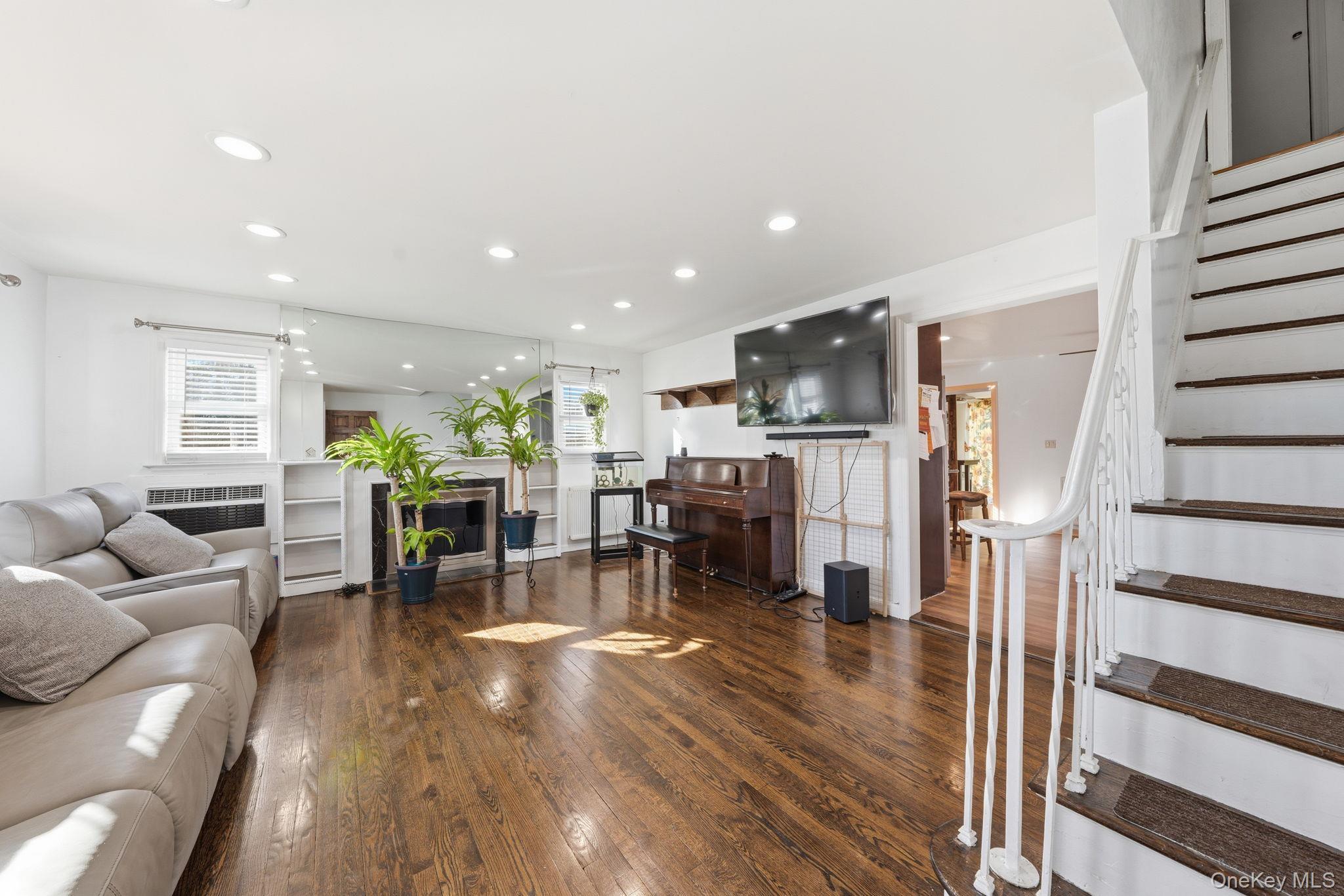 Single Family Union  Nassau County, NY 11563, MLS-952420-7