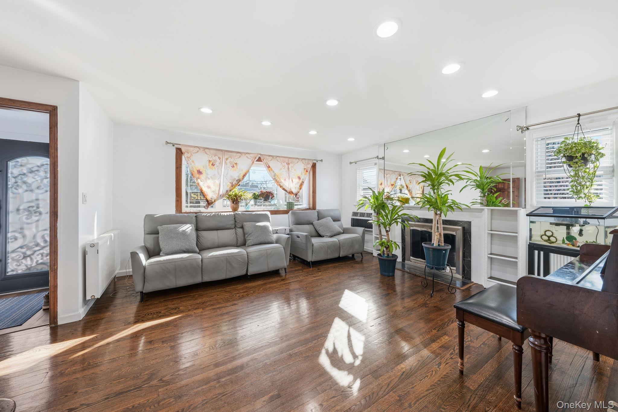 Single Family Union  Nassau County, NY 11563, MLS-952420-8