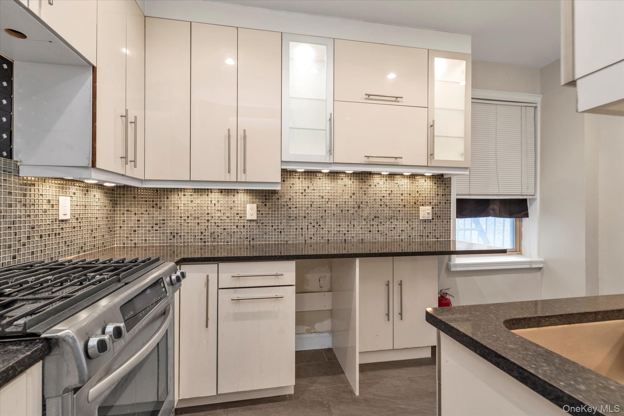 Coop 43  Queens, NY 11377, MLS-952457-8