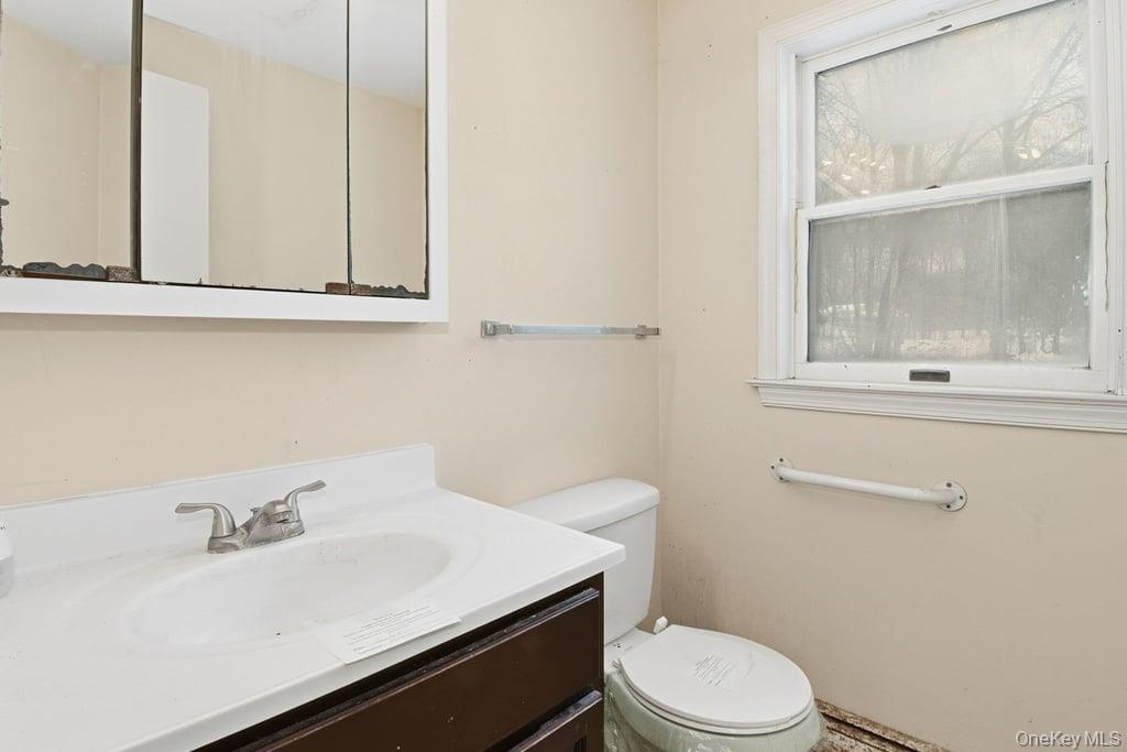 Single Family Elting Corners  Ulster County, NY 12528, MLS-952465-11