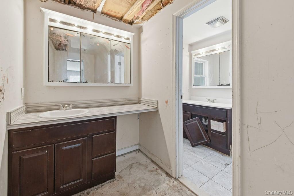 Single Family Elting Corners  Ulster County, NY 12528, MLS-952465-13