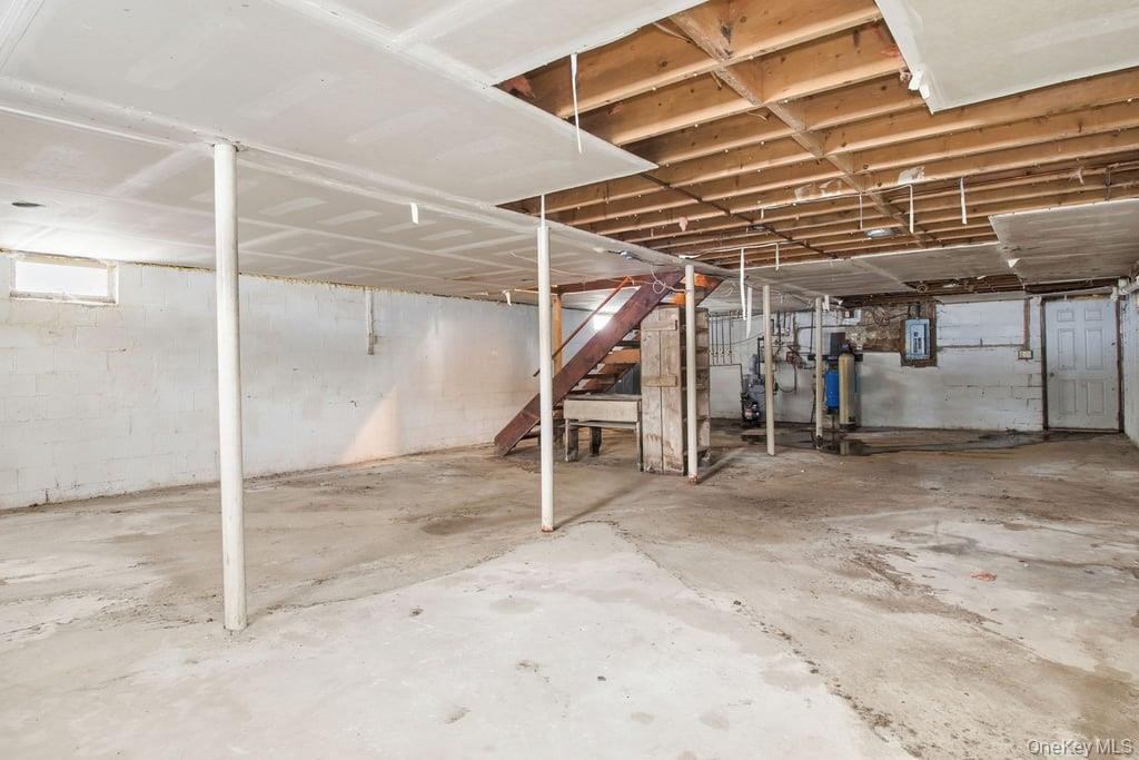 Single Family Elting Corners  Ulster County, NY 12528, MLS-952465-20