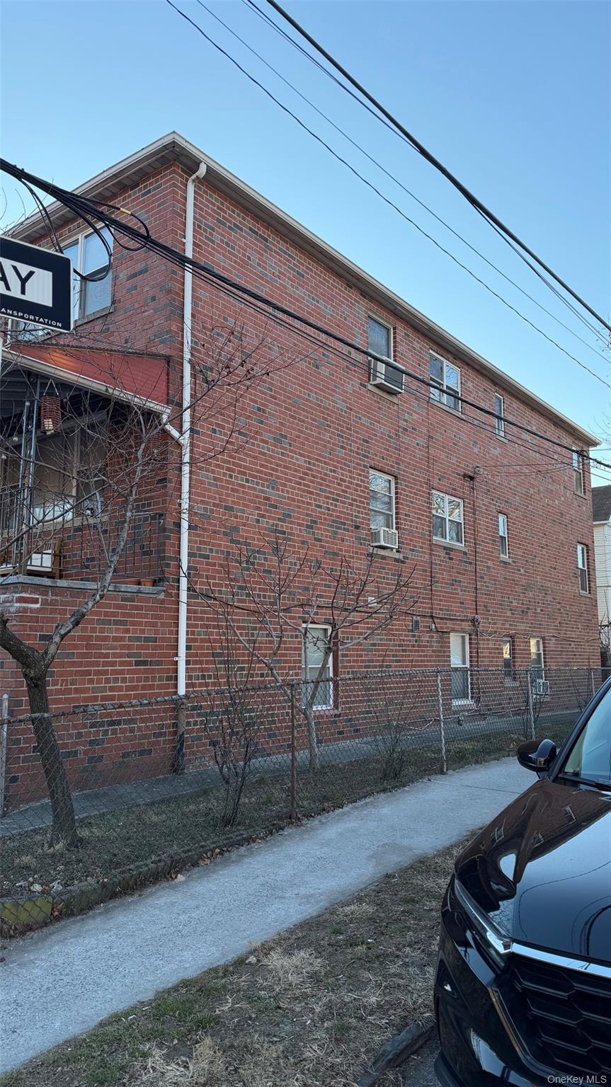 Single Family Roberts  Bronx, NY 10461, MLS-952513-2