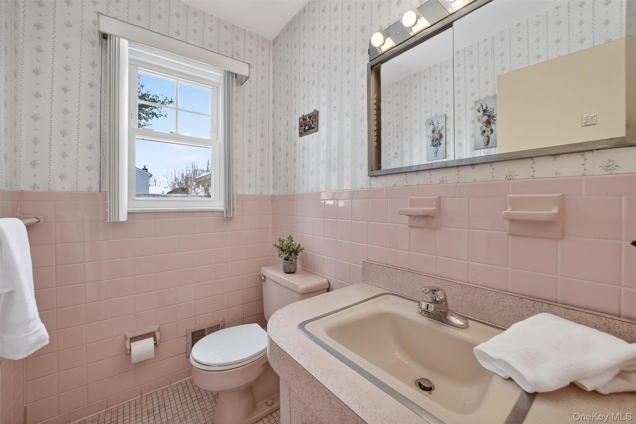 Single Family Grange  Westchester County, NY 10710, MLS-952532-15