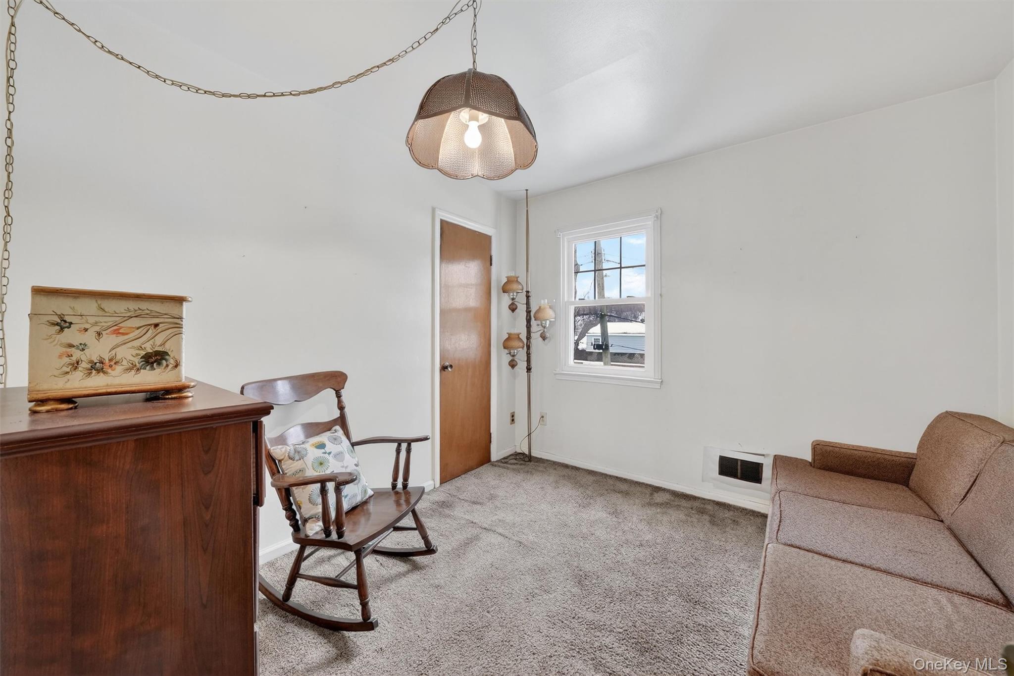 Single Family Grange  Westchester County, NY 10710, MLS-952532-19