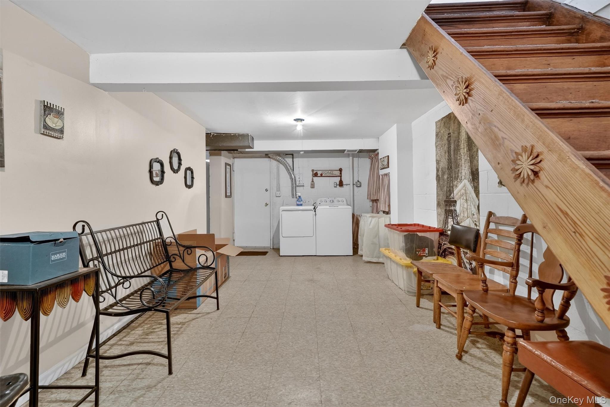 Single Family Grange  Westchester County, NY 10710, MLS-952532-23