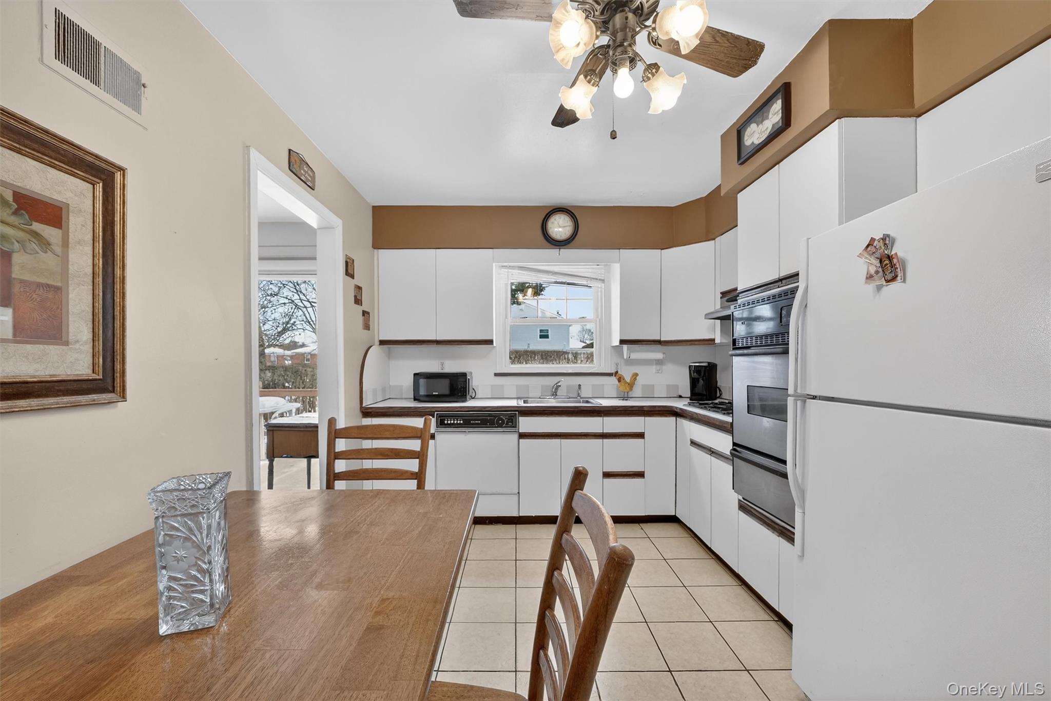 Single Family Grange  Westchester County, NY 10710, MLS-952532-4