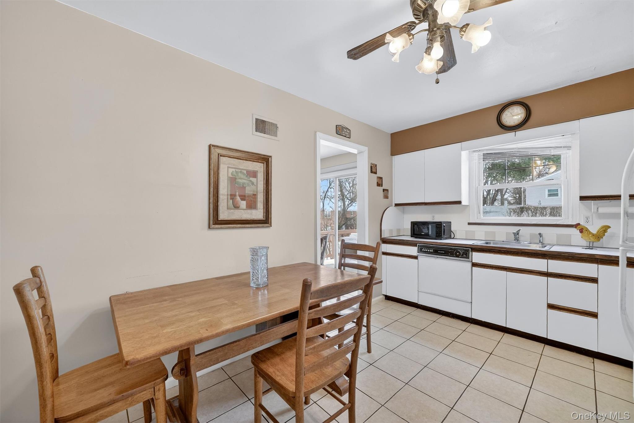 Single Family Grange  Westchester County, NY 10710, MLS-952532-5