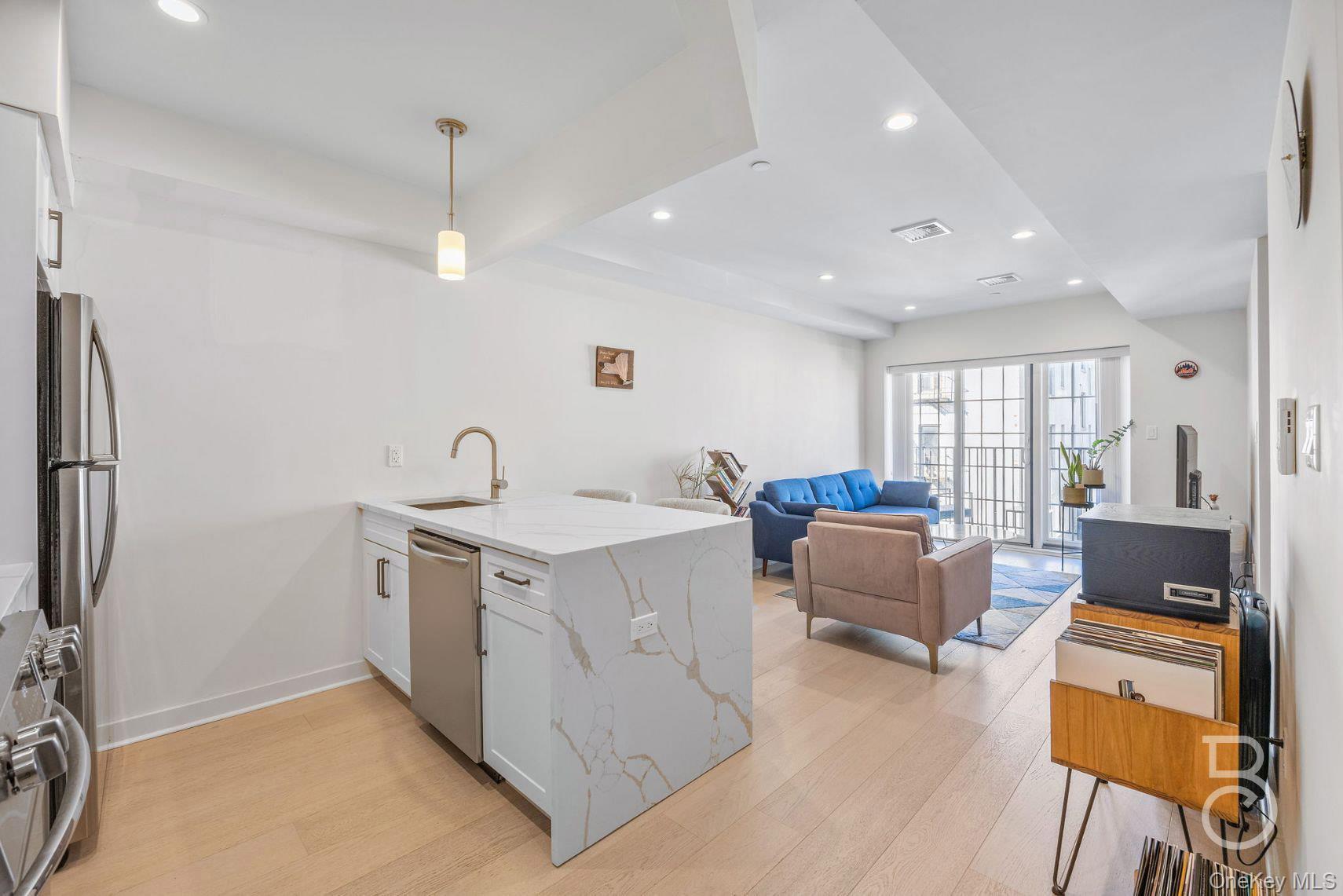 Condo 34th  Queens, NY 11103, MLS-952546-6