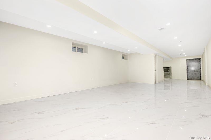 Single Family Guy R Brewer  Queens, NY 11434, MLS-952550-26