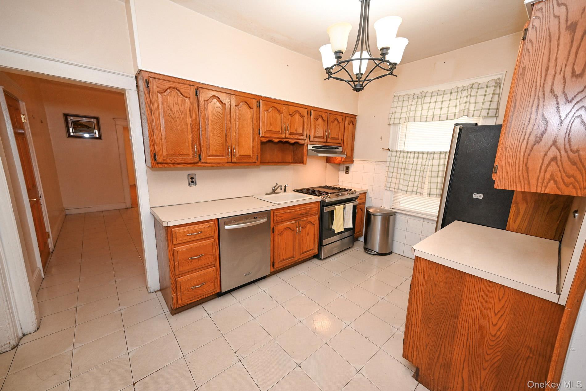 Single Family 82nd  Queens, NY 11385, MLS-952557-20