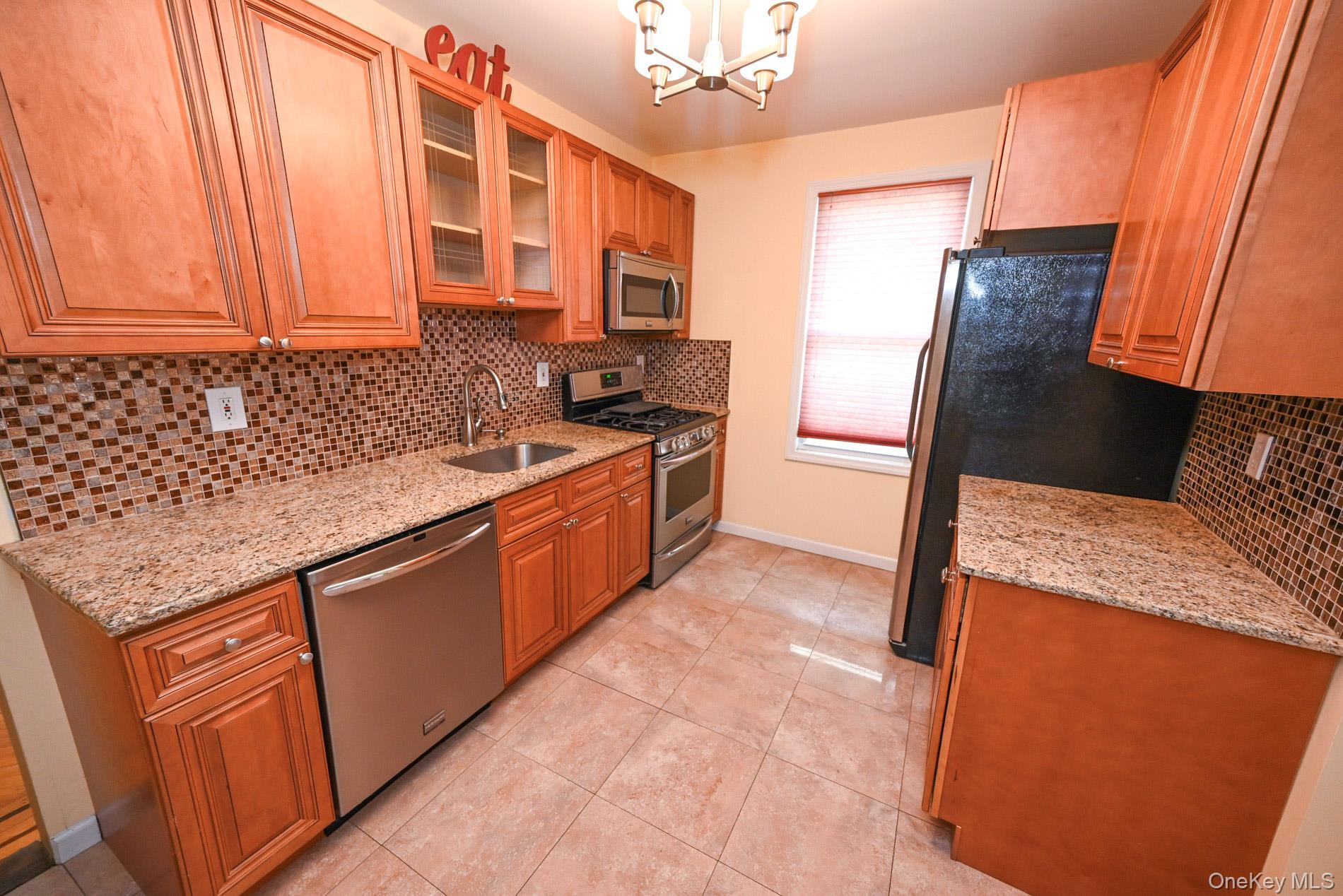 Single Family 82nd  Queens, NY 11385, MLS-952557-34