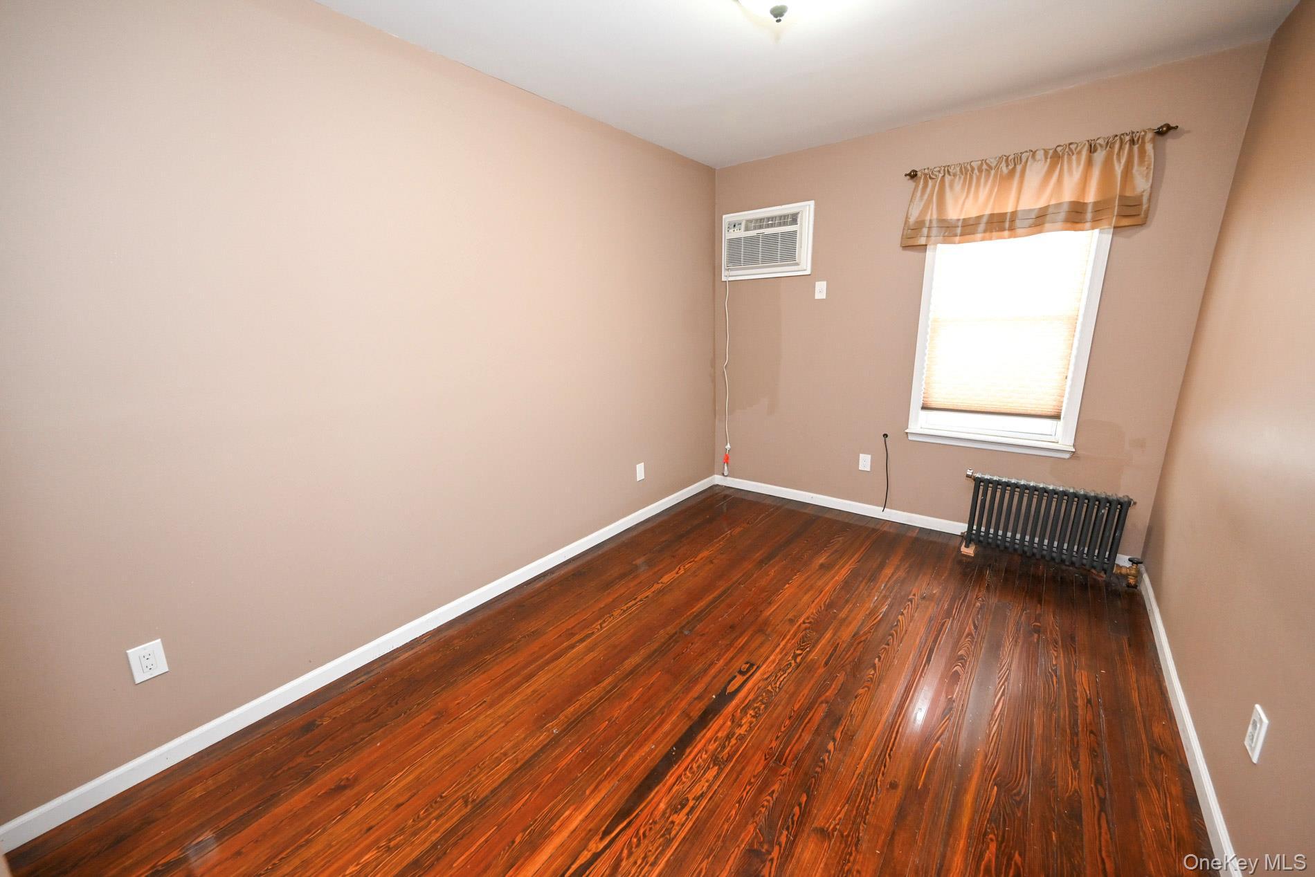 Single Family 82nd  Queens, NY 11385, MLS-952557-36