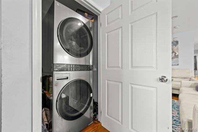 Single Family Edgewood  Queens, NY 11413, MLS-952569-21