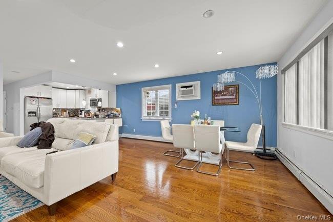 Single Family Edgewood  Queens, NY 11413, MLS-952569-22