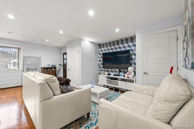 Single Family Edgewood  Queens, NY 11413, MLS-952569-24