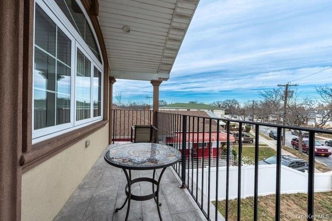 Single Family Edgewood  Queens, NY 11413, MLS-952569-39