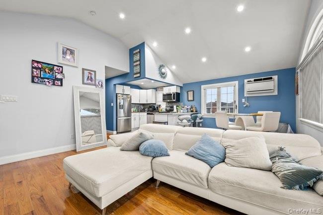 Single Family Edgewood  Queens, NY 11413, MLS-952569-4