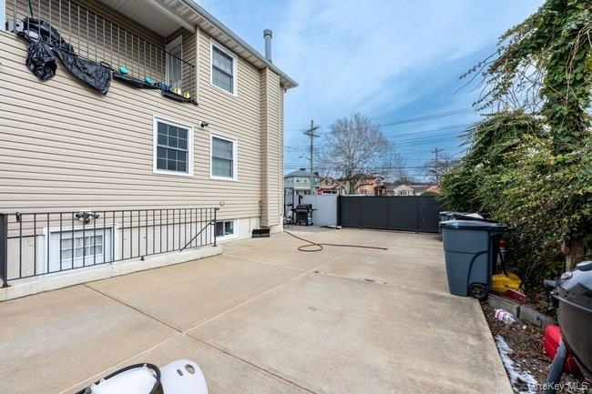 Single Family Edgewood  Queens, NY 11413, MLS-952569-6