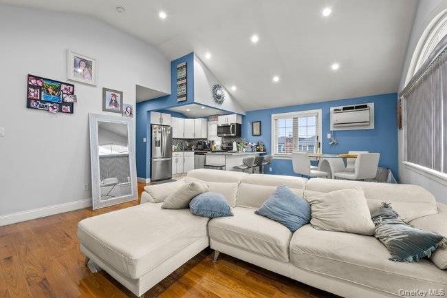 Single Family Edgewood  Queens, NY 11413, MLS-952569-9