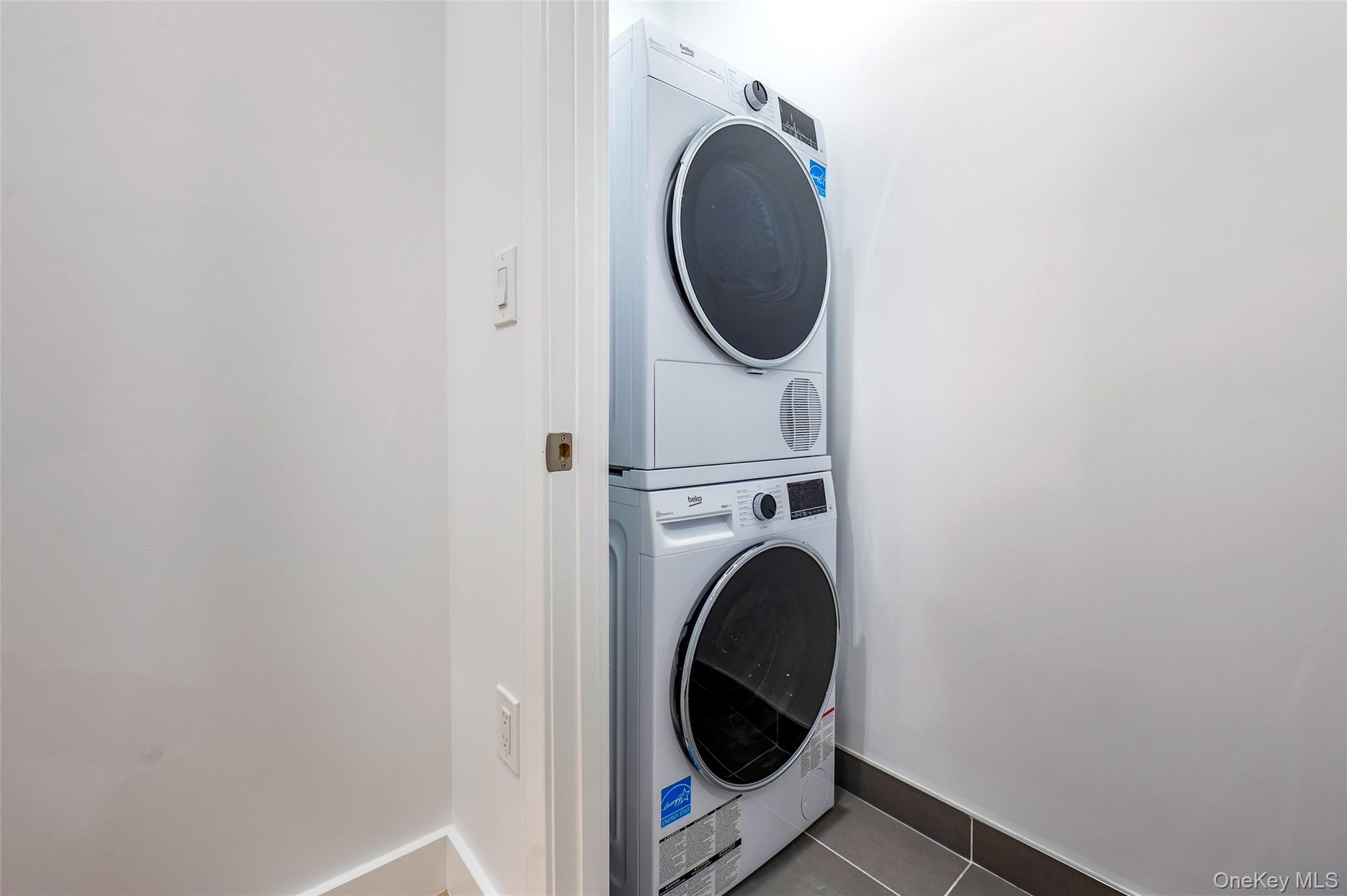 Condo Northern  Queens, NY 11354, MLS-952576-9