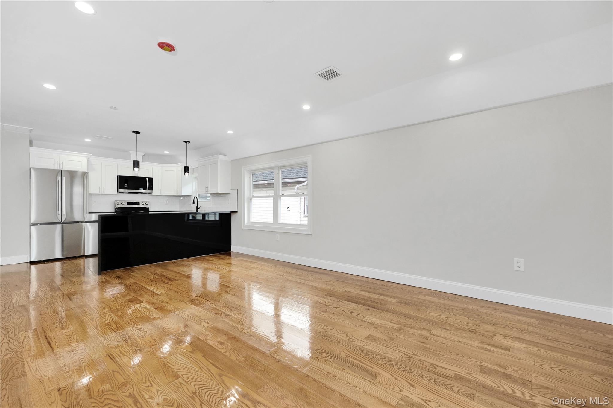 Single Family Guy R Brewer Queens, NY 11434, MLS-952580-32