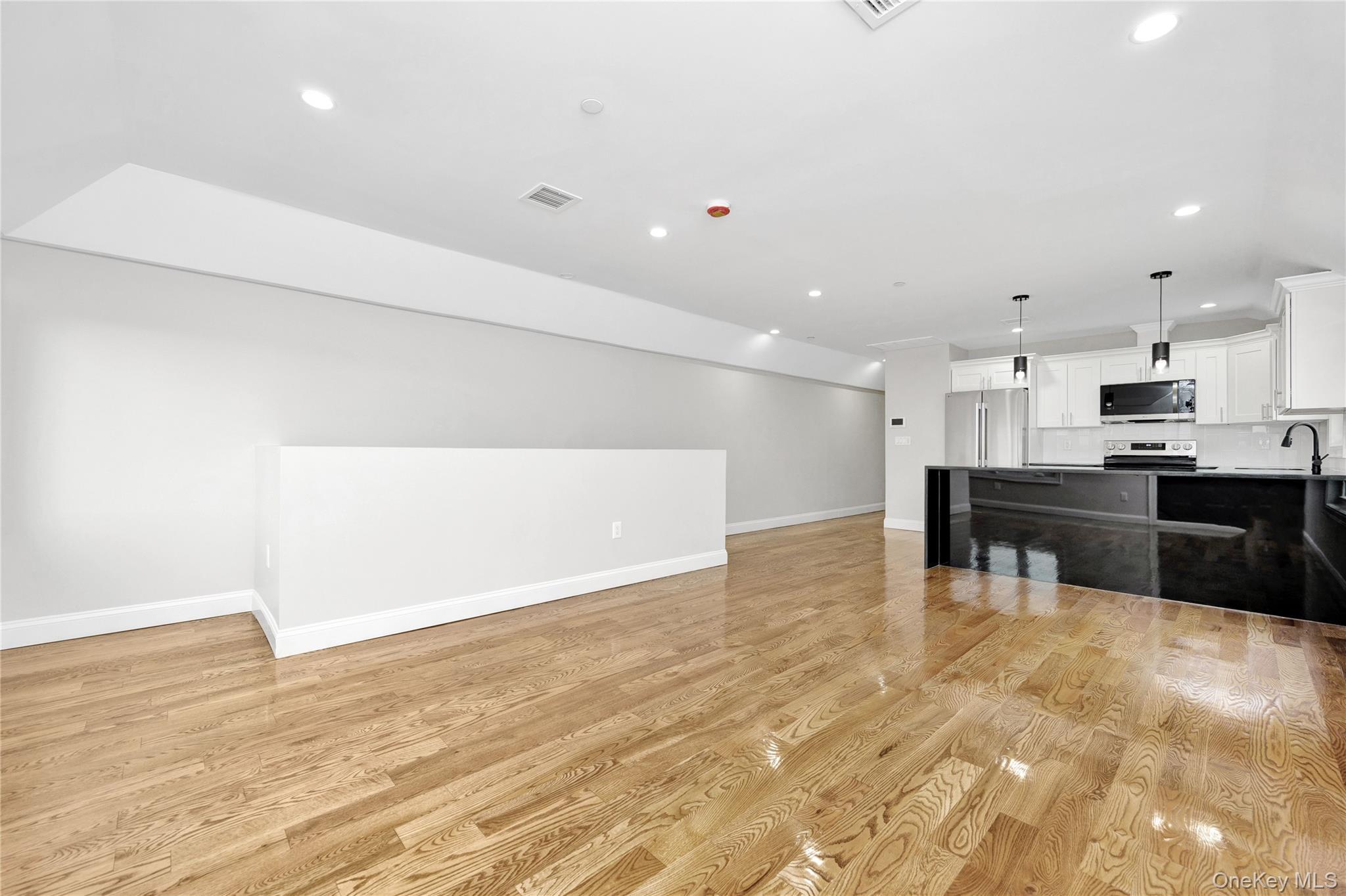 Single Family Guy R Brewer Queens, NY 11434, MLS-952580-33