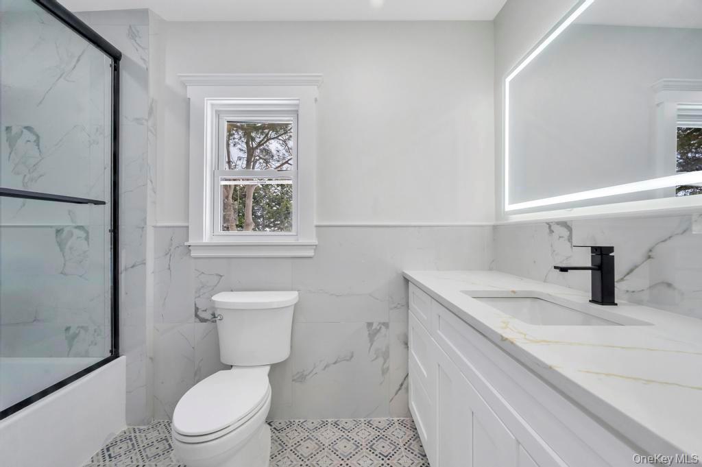 Single Family Lincoln  Suffolk County, NY 11752, MLS-952596-14