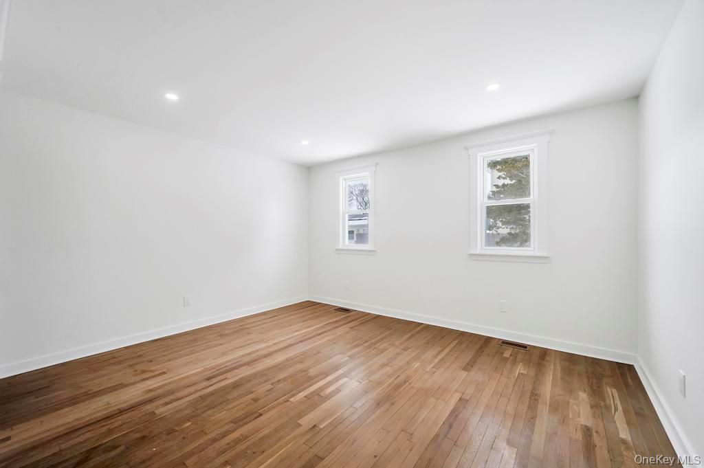 Single Family Lincoln  Suffolk County, NY 11752, MLS-952596-15